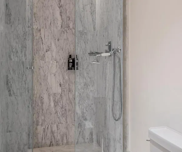 One Shot Arago Hotel 3*