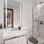 Hotel One Shot Arago 3*